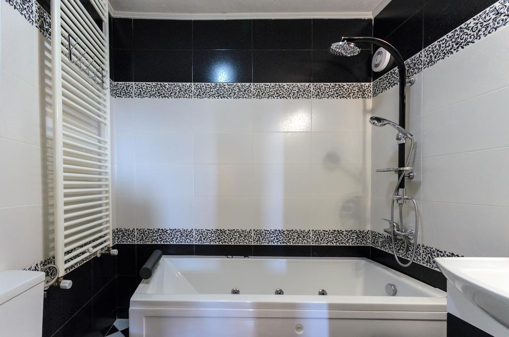 Aries Apartments Bitola Buitenkant foto